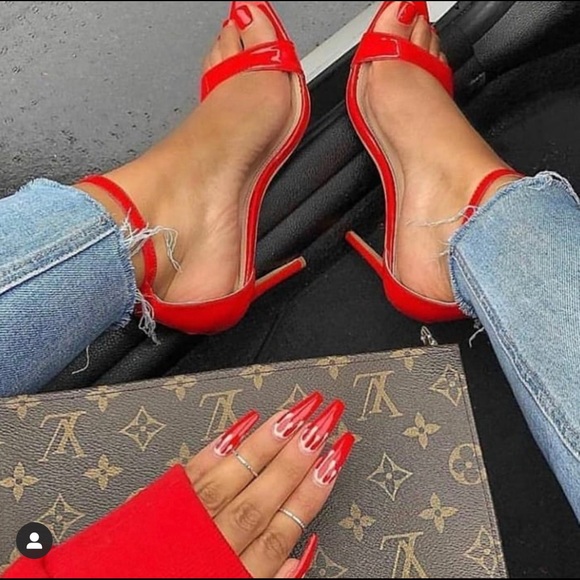 Steve Madden Shoes - Sexy patent leather red 🍎 strappy sandals😍